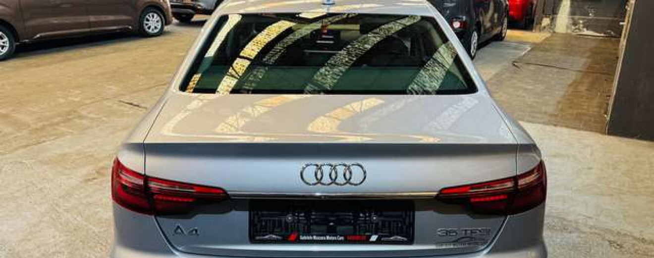 Audi A4 35 TFSI / ÉTAT NEUF / 16.000KM / Garantie 12M