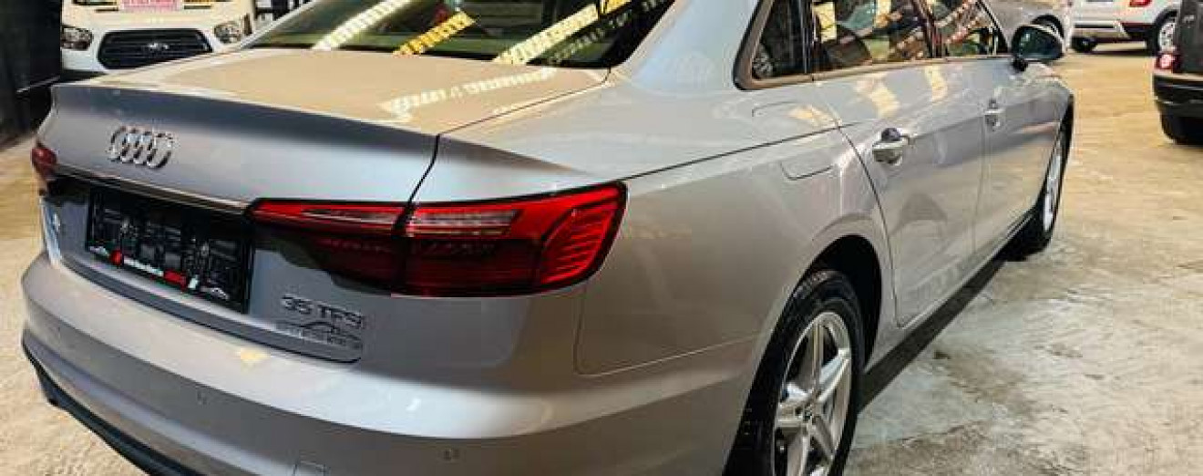 Audi A4 35 TFSI / ÉTAT NEUF / 16.000KM / Garantie 12M