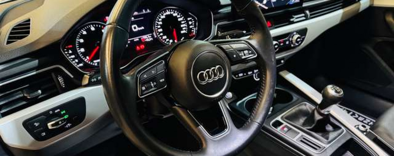 Audi A4 35 TFSI / ÉTAT NEUF / 16.000KM / Garantie 12M