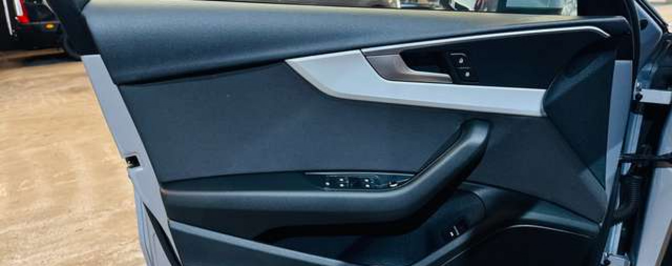 Audi A4 35 TFSI / ÉTAT NEUF / 16.000KM / Garantie 12M