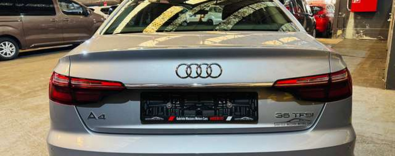 Audi A4 35 TFSI / ÉTAT NEUF / 16.000KM / Garantie 12M