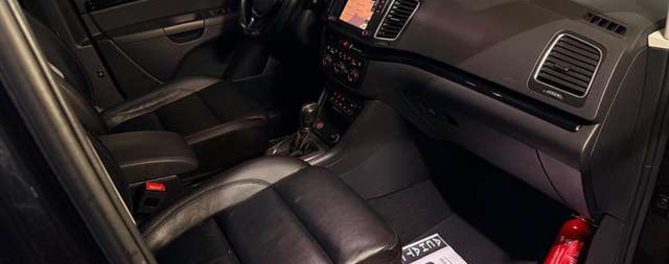 Volkswagen Sharan Sharan 1.4 TSI DSG Cuir Pano Xénon Caméra Attache remorque amovible