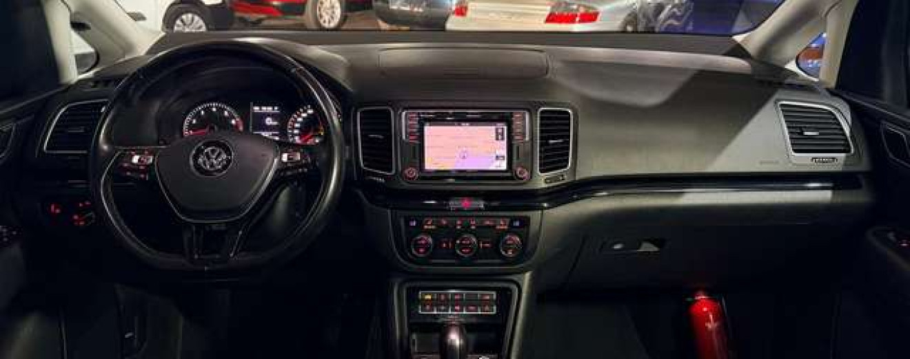Volkswagen Sharan Sharan 1.4 TSI DSG Cuir Pano Xénon Caméra Attache remorque amovible