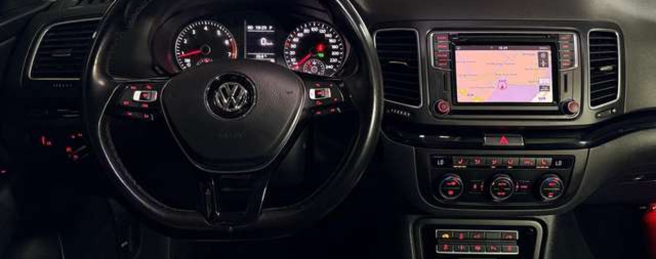 Volkswagen Sharan Sharan 1.4 TSI DSG Cuir Pano Xénon Caméra Attache remorque amovible