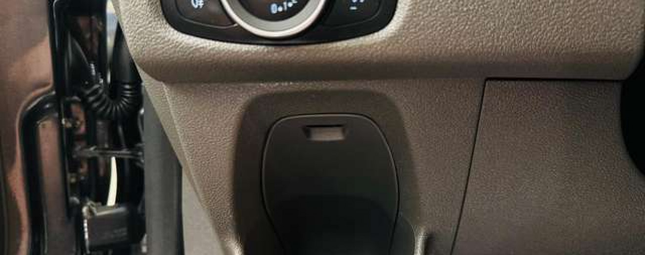 Ford Transit Custom 2.0 TDCi L2H1 Automatique Double portes CarPlay Caméra Attache remorque TVA/BTW 21% Incl