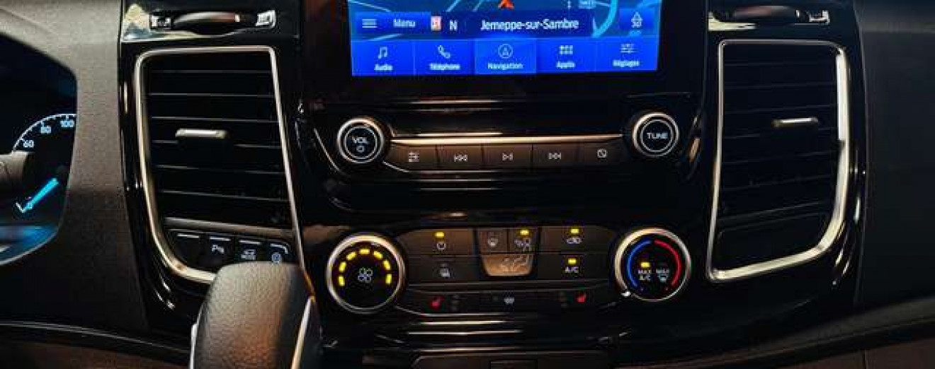 Ford Transit Custom 2.0 TDCi L2H1 Automatique Double portes CarPlay Caméra Attache remorque TVA/BTW 21% Incl