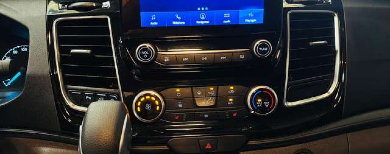Ford Transit Custom 2.0 TDCi L2H1 Automatique Double portes CarPlay Caméra Attache remorque TVA/BTW 21% Incl