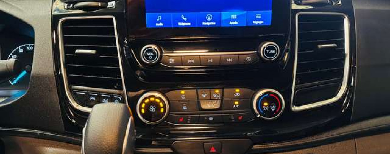 Ford Transit Custom 2.0 TDCi L2H1 Automatique Double portes CarPlay Caméra Attache remorque TVA/BTW 21% Incl