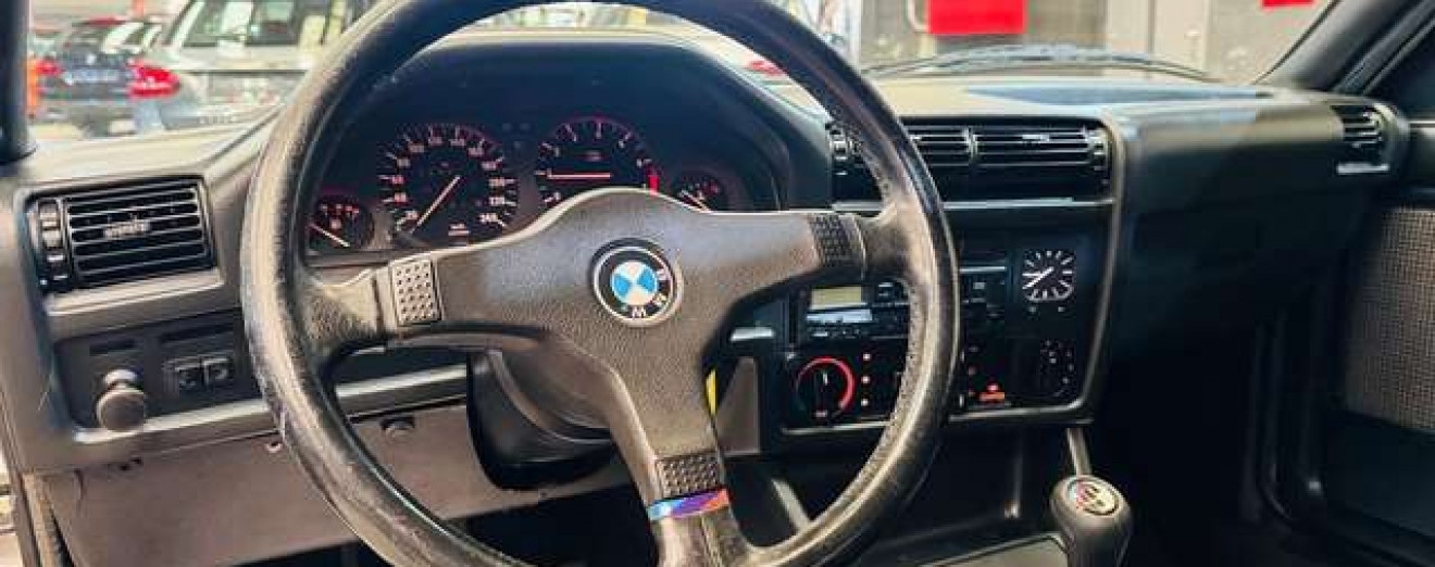 BMW 325 325i E30 M-Tech1 - GARANTIE
