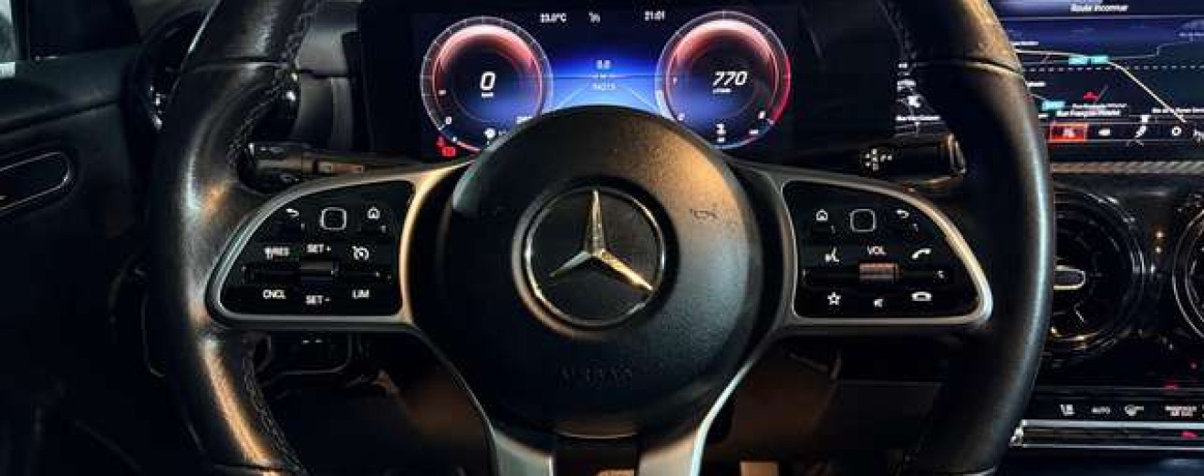 Mercedes-Benz A 180 A 180 d Automatique CarPlay Caméra LED PDC