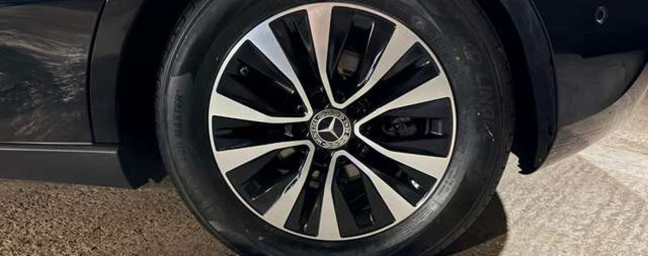 Mercedes-Benz A 180 A 180 d Automatique CarPlay Caméra LED PDC
