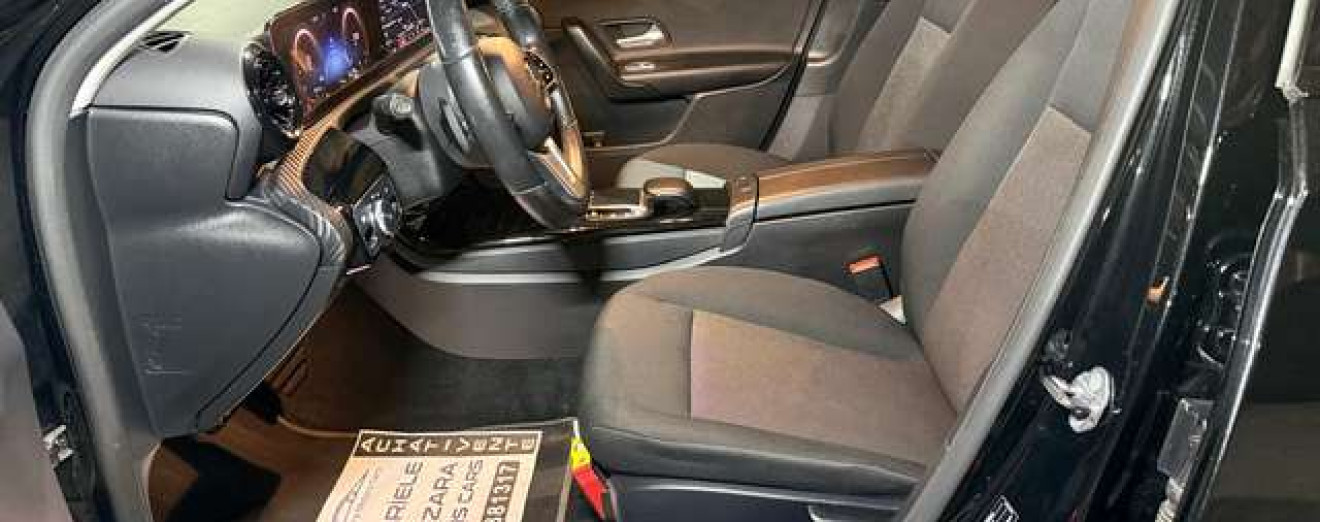 Mercedes-Benz A 180 A 180 d Automatique CarPlay Caméra LED PDC