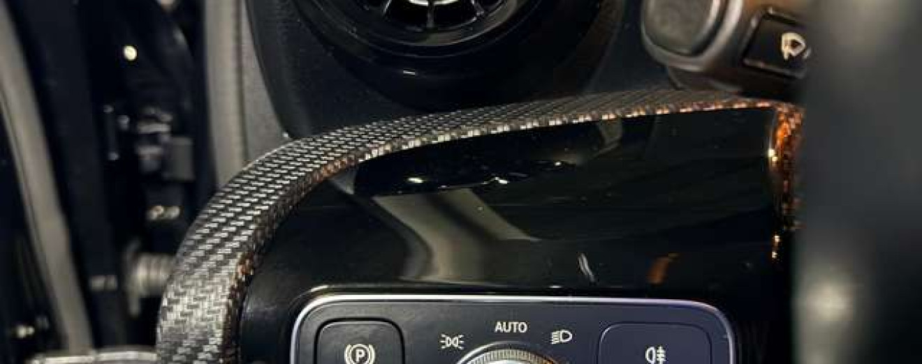 Mercedes-Benz A 180 A 180 d Automatique CarPlay Caméra LED PDC