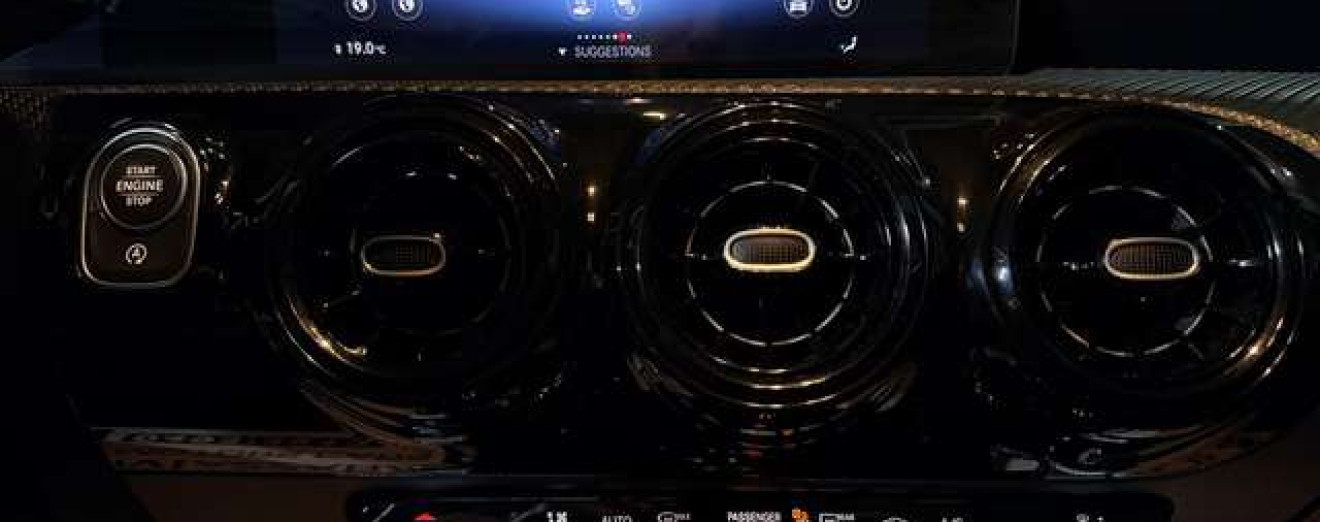 Mercedes-Benz A 180 A 180 d Automatique CarPlay Caméra LED PDC