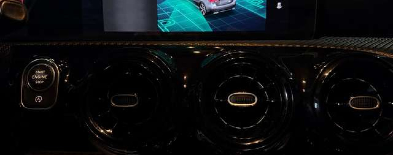 Mercedes-Benz A 180 A 180 d Automatique CarPlay Caméra LED PDC