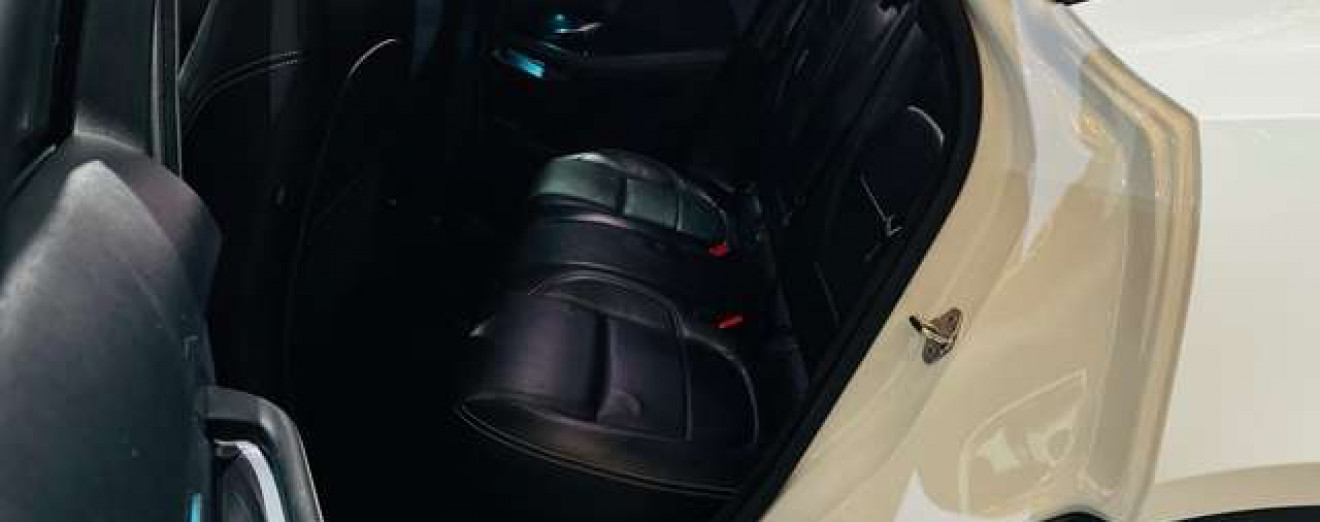 Jaguar E-Pace 2.0 T AWD R-Dynamic / Cuir / Navi / Garantie 12 M