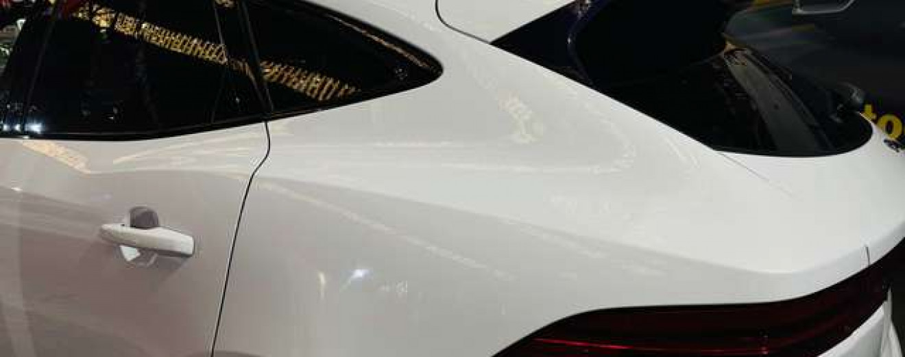 Jaguar E-Pace 2.0 T AWD R-Dynamic / Cuir / Navi / Garantie 12 M