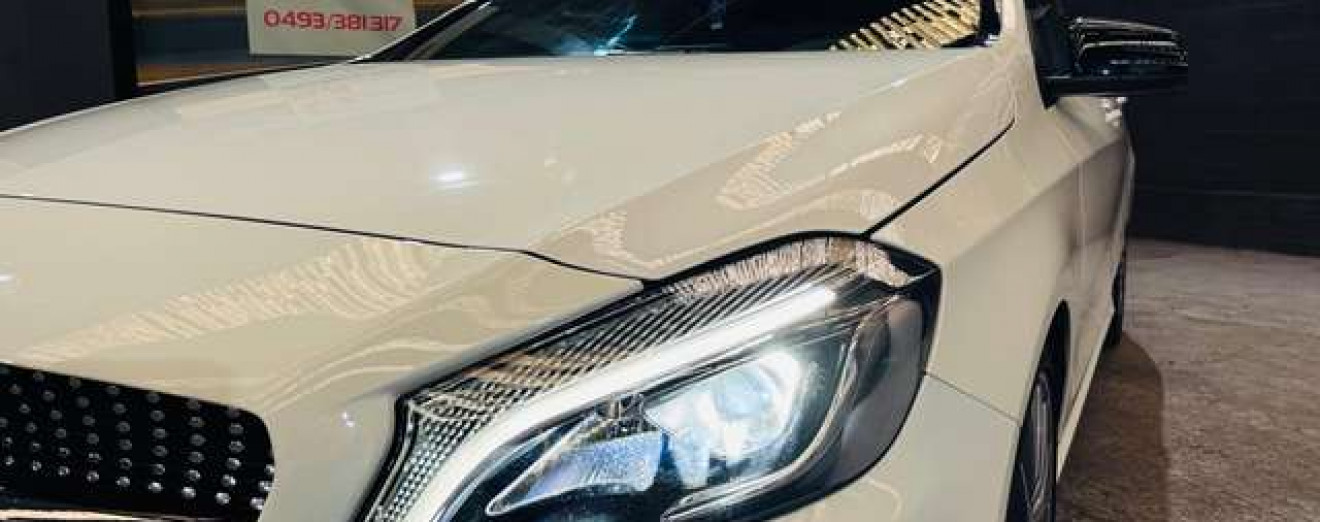 Mercedes-Benz A 200 A200D Pack AMG Automatique Caméra Toit Panoramique PDC Clim Cuir LED