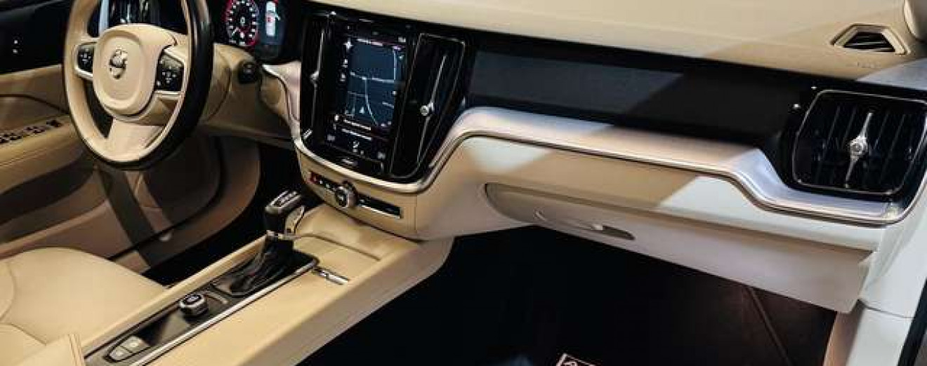 Volvo V60 V60 2.0D3 Geartronic Airco cuir GPS Cockpit LED