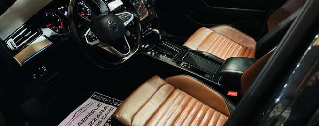 Volkswagen Passat Variant Passat SW 2.0 TDi DSG Cuir Pano Airco CarPlay Full