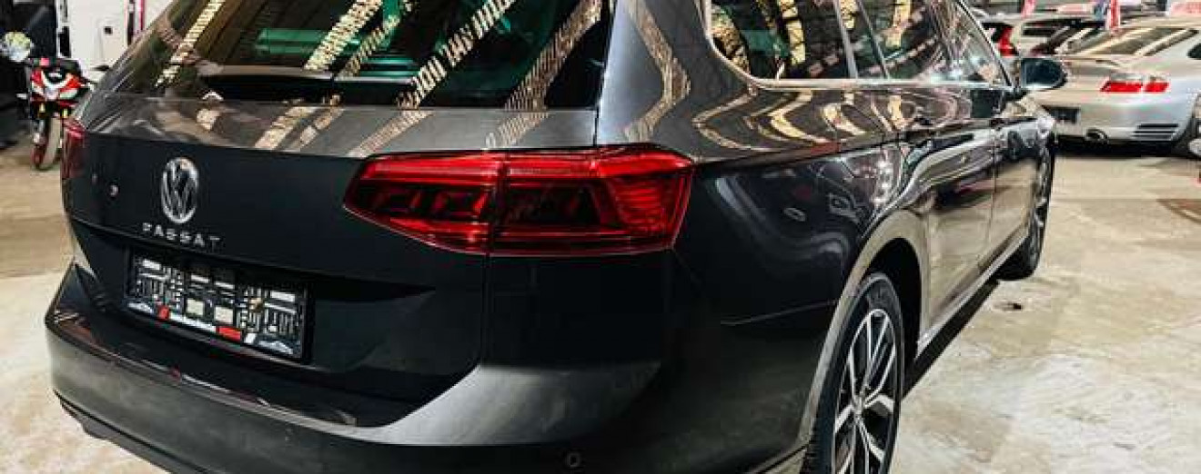 Volkswagen Passat Variant Passat SW 2.0 TDi DSG Cuir Pano Airco CarPlay Full