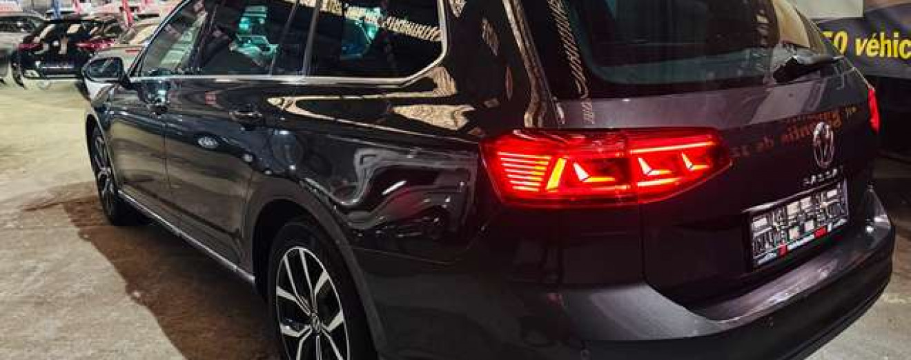 Volkswagen Passat Variant Passat SW 2.0 TDi DSG Cuir Pano Airco CarPlay Full