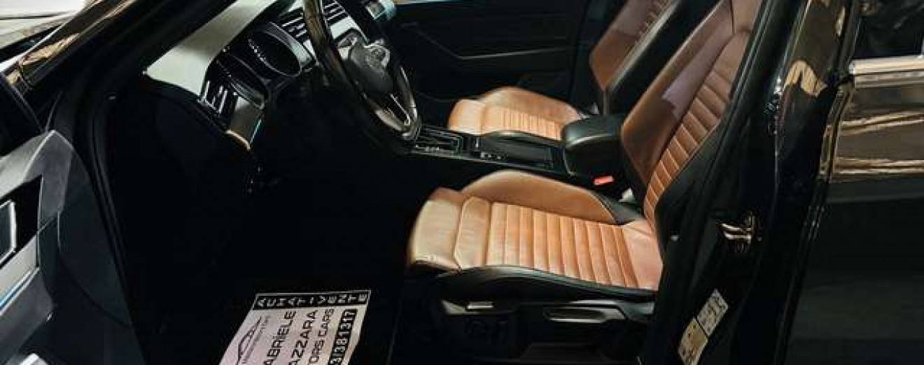 Volkswagen Passat Variant Passat SW 2.0 TDi DSG Cuir Pano Airco CarPlay Full