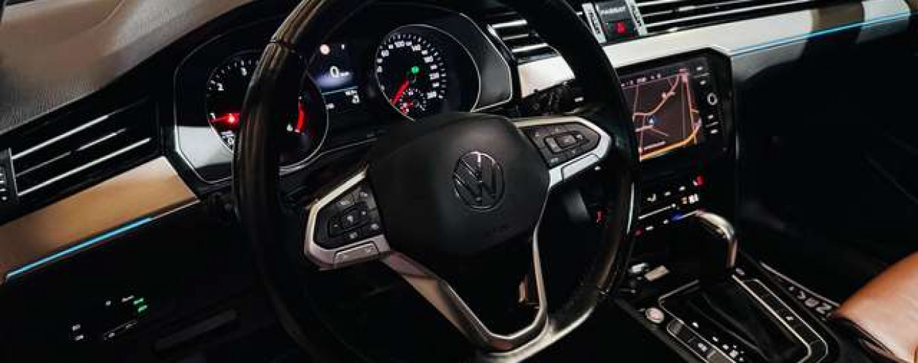 Volkswagen Passat Variant Passat SW 2.0 TDi DSG Cuir Pano Airco CarPlay Full