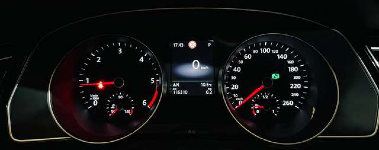 Volkswagen Passat Variant Passat SW 2.0 TDi DSG Cuir Pano Airco CarPlay Full