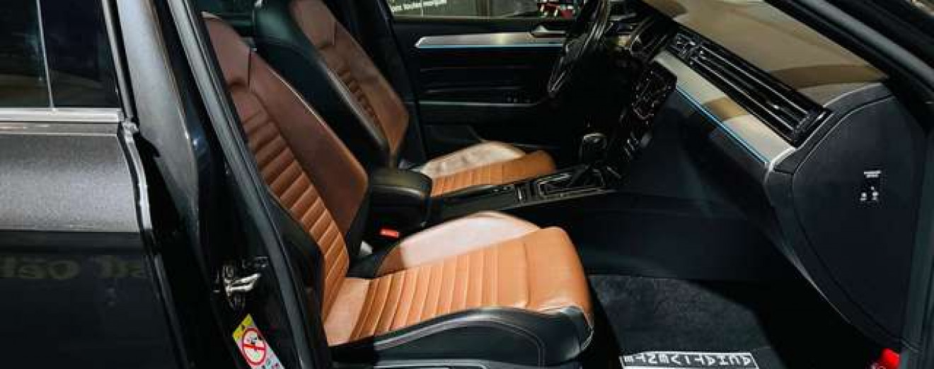 Volkswagen Passat Variant Passat SW 2.0 TDi DSG Cuir Pano Airco CarPlay Full