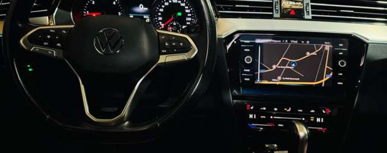 Volkswagen Passat Variant Passat SW 2.0 TDi DSG Cuir Pano Airco CarPlay Full