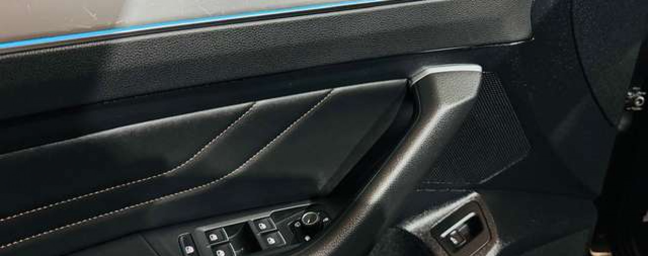 Volkswagen Passat Variant Passat SW 2.0 TDi DSG Cuir Pano Airco CarPlay Full