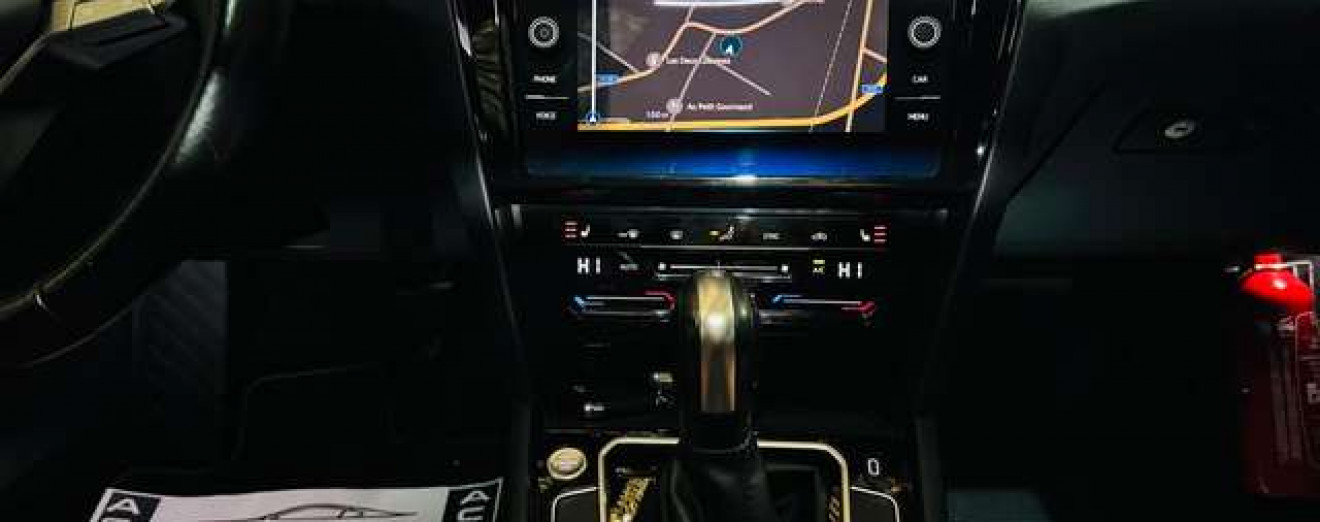 Volkswagen Passat Variant Passat SW 2.0 TDi DSG Cuir Pano Airco CarPlay Full