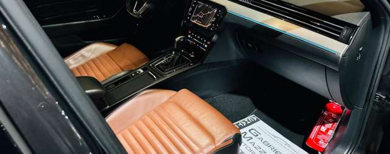 Volkswagen Passat Variant Passat SW 2.0 TDi DSG Cuir Pano Airco CarPlay Full