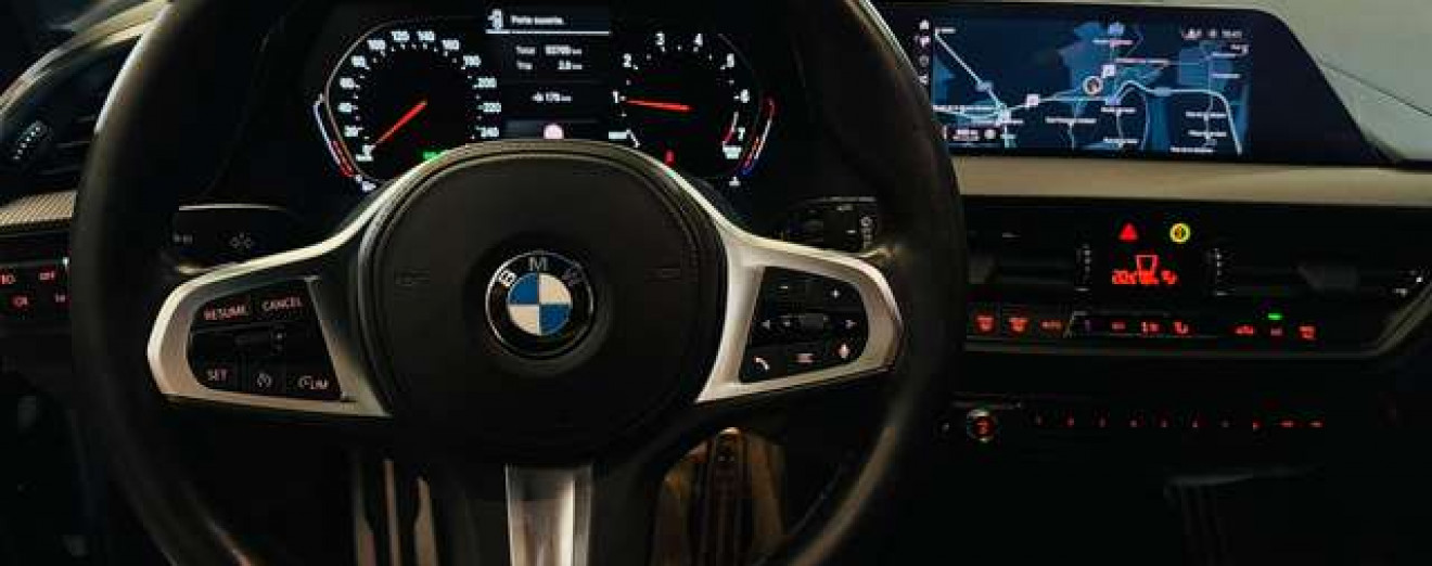 BMW 118 118iA Pack-M Cockpit Xénon LED Cuir Airco attache remorque