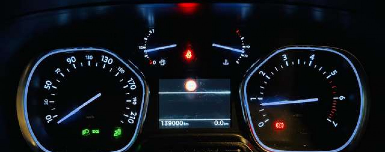 Opel Vivaro 2.0CDTI 6Places Utilitaire CarPlay Att Rem LED