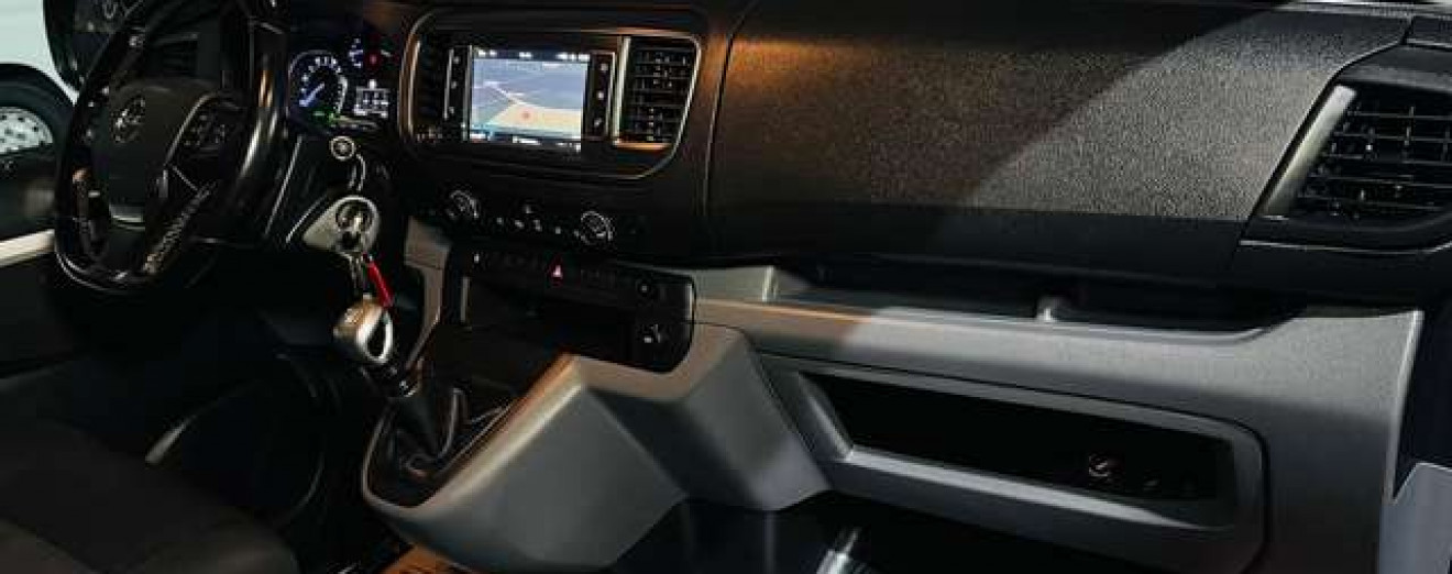 Opel Vivaro 2.0CDTI 6Places Utilitaire CarPlay Att Rem LED