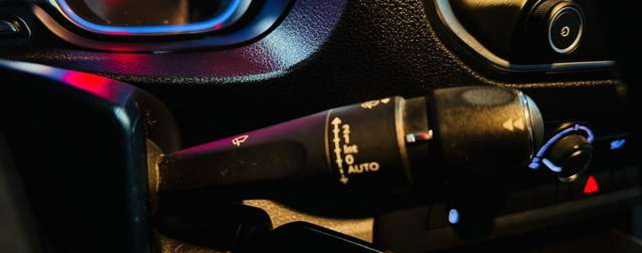 Opel Vivaro 2.0CDTI 6Places Utilitaire CarPlay Att Rem LED