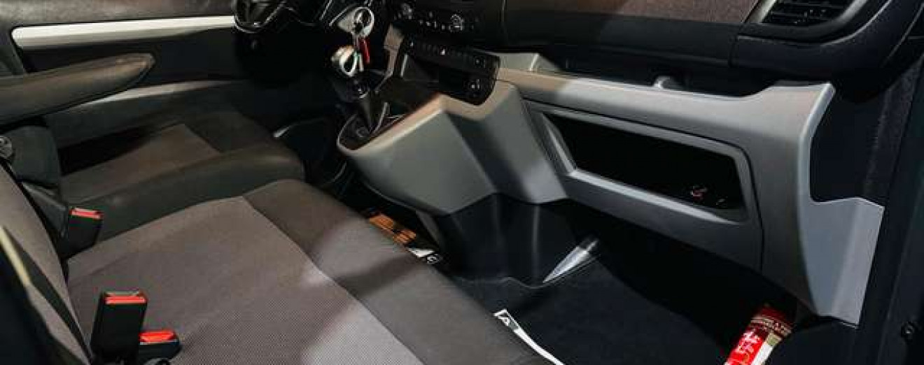 Opel Vivaro 2.0CDTI 6Places Utilitaire CarPlay Att Rem LED