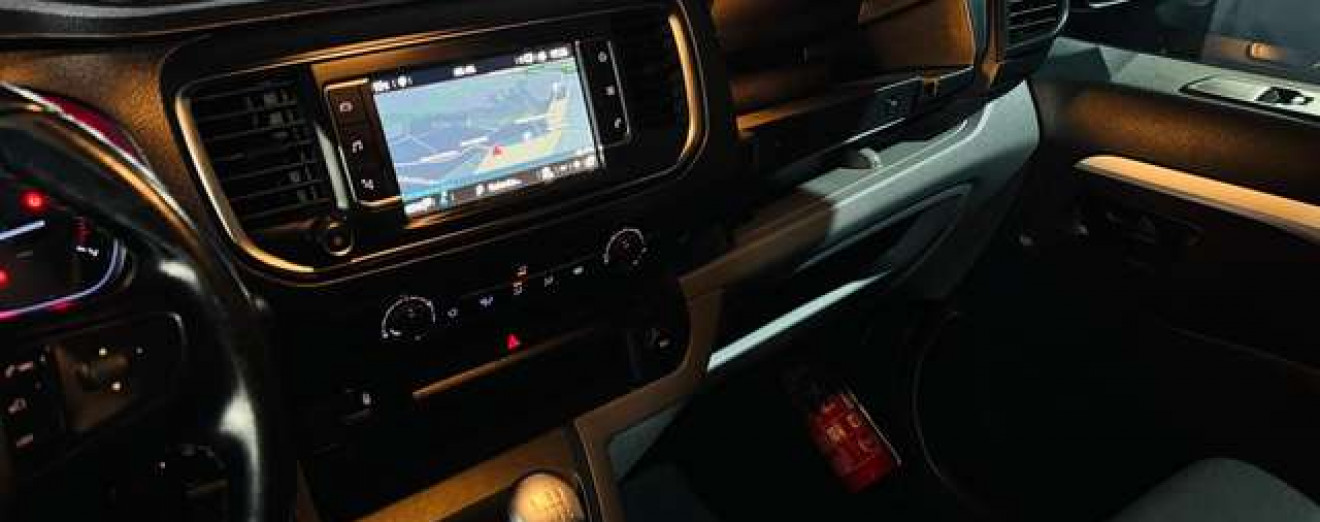 Opel Vivaro 2.0CDTI 6Places Utilitaire CarPlay Att Rem LED