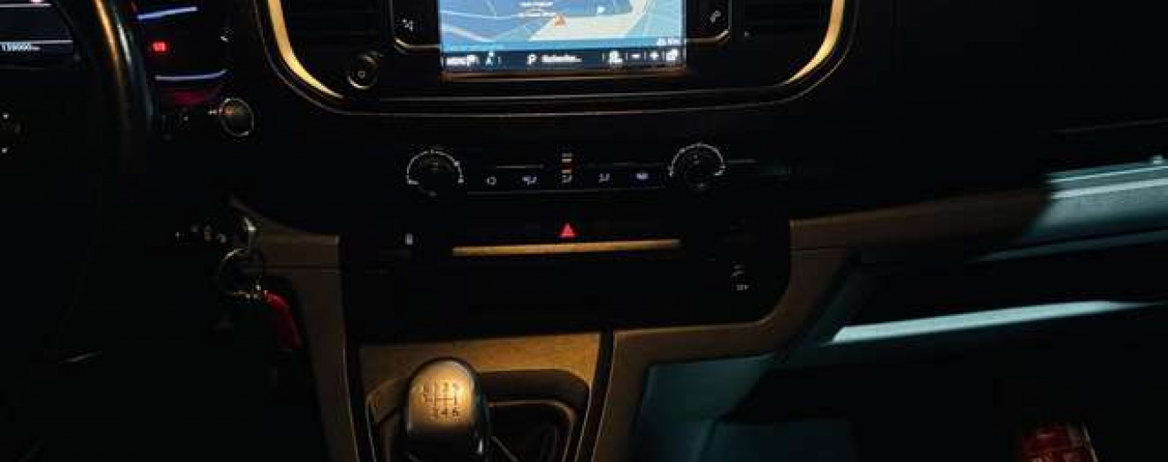 Opel Vivaro 2.0CDTI 6Places Utilitaire CarPlay Att Rem LED