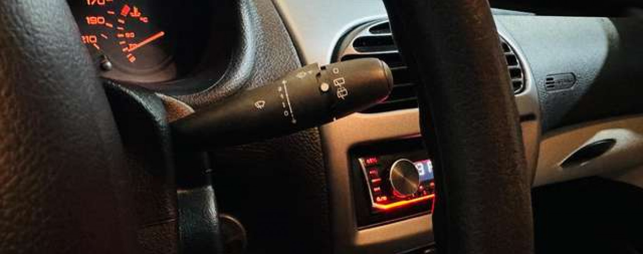 Peugeot 206 1.1i Carnet Complet