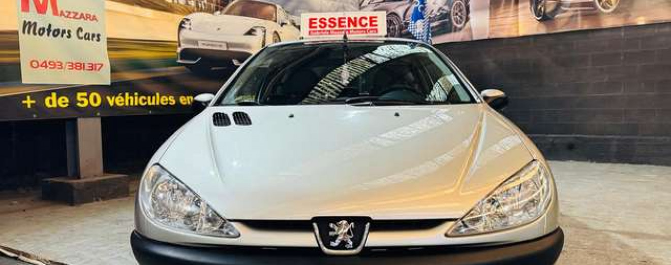 Peugeot 206 1.1i Carnet Complet