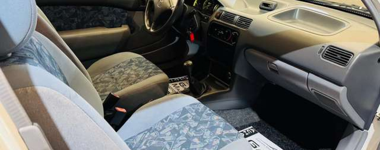 Toyota Starlet 1.3i - GARANTIE