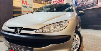 Peugeot 206 1.1i Carnet Complet